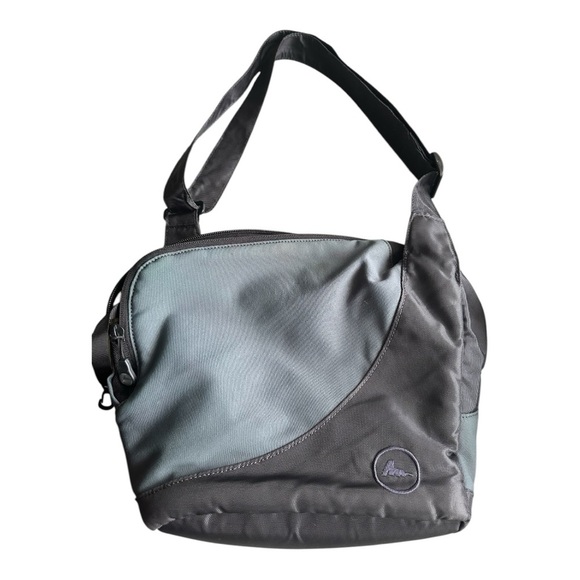 Gregory Messenger Bag Black/Gray Nylon Adj Strap Zipper Close Stain‎ on inside - Picture 2 of 7